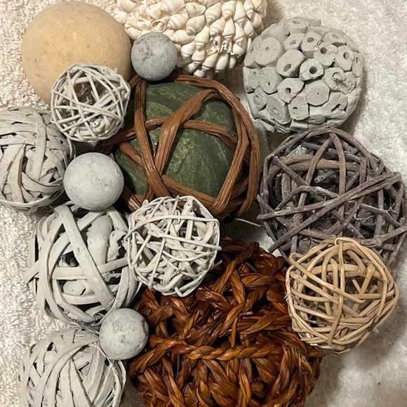 15 Wooden Basketweave Wicker Shell Balls  Farmhouse Decoration - Picture 4 of 4